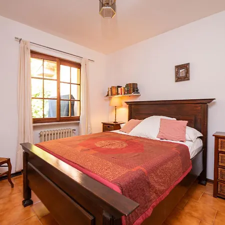 Casa Claudia, A Due Passi Da E Nyaraló *