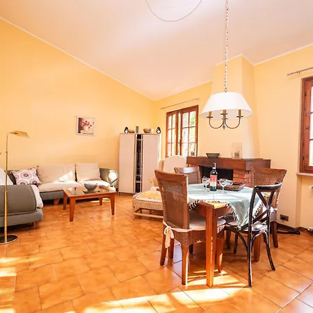 Casa Claudia, A Due Passi Da E 度假居 Vesta